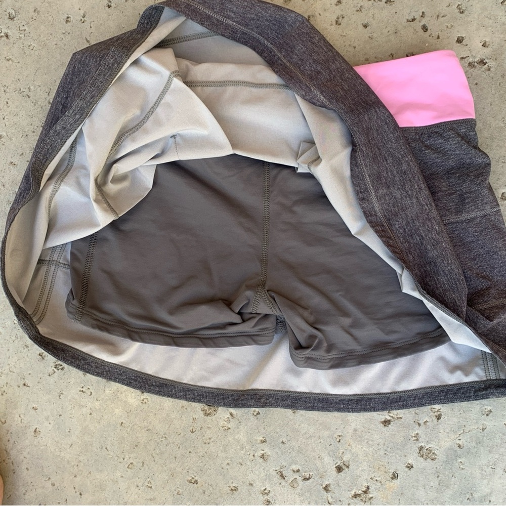 Lululemon Pace Rival Skirt/skort  size 6 Heather Grey and Pink four way stretch - Picture 14 of 14